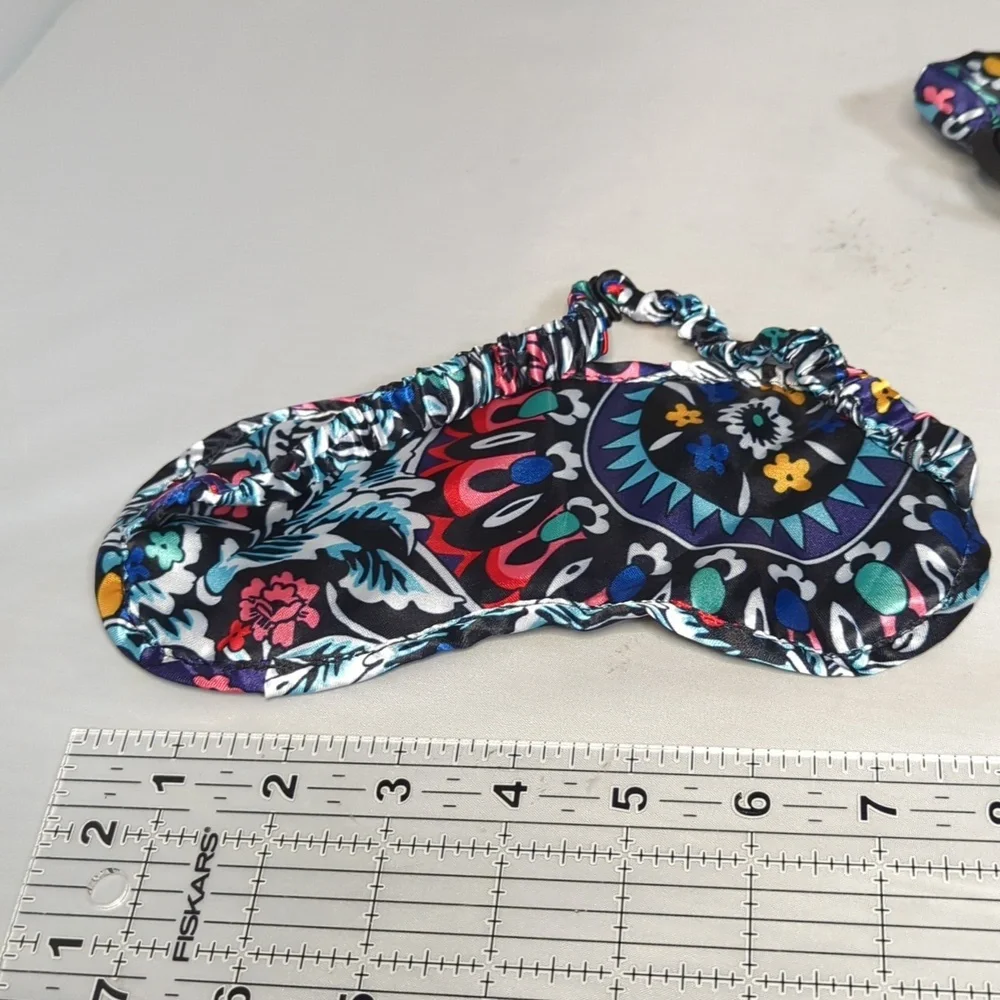 Vera Bradley Travel Sleep Set (Missing Pillowcase) Stained Glass Medalli… - Picture 5 of 7